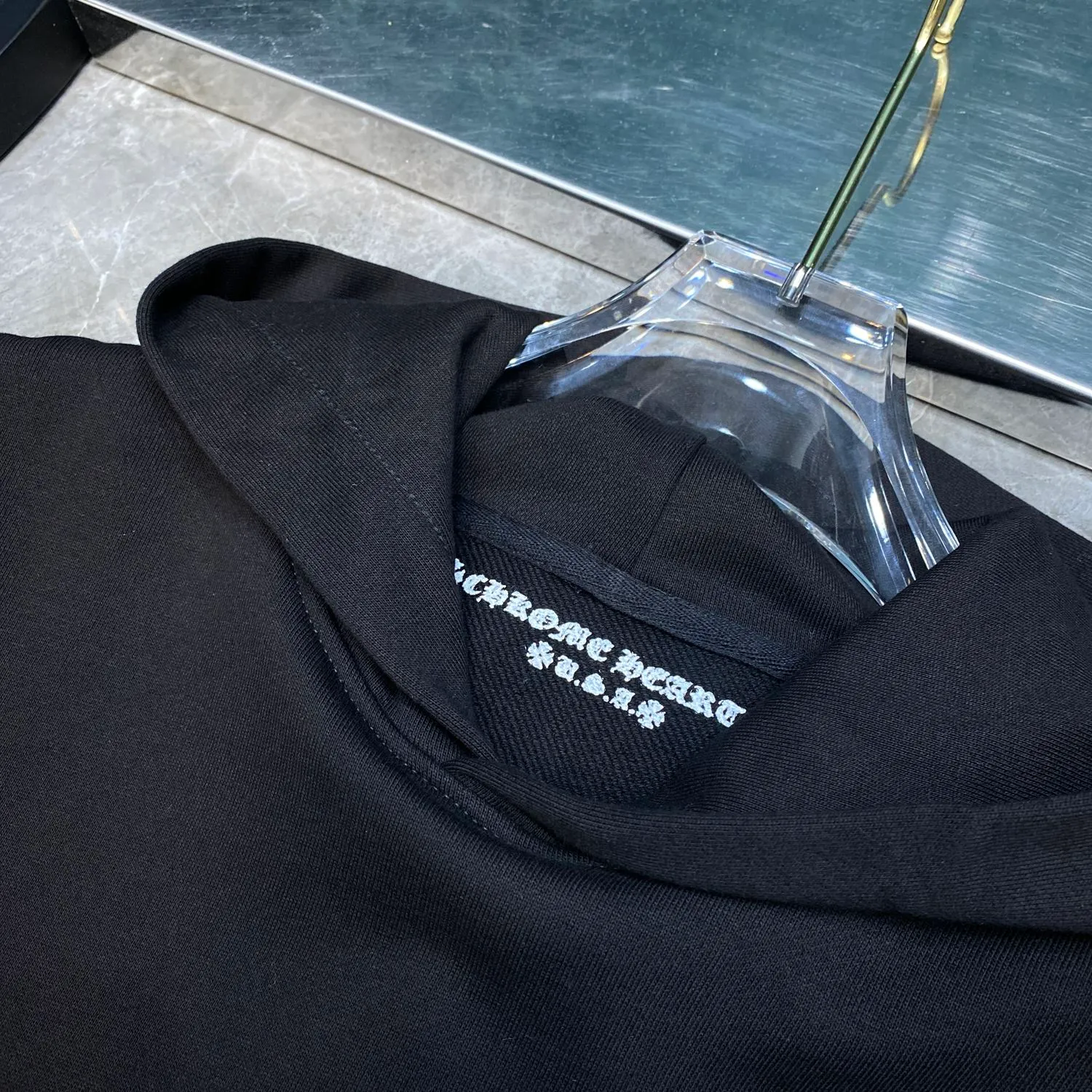 P248 Chrome Hearts Autumn and Winter 2025 are available simultaneously at counters❤️ Chrome Matty Boy pink letter sweatshirt hooded sweatshirt. Imported environmentally friendly glue printing and dyeing. Improved customized version of 1:1 high-gram weight high-quality fabric. Recommended color: black. Size: S, M, L, XL.